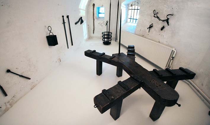 10 Tips on How to Build a Kinky BDSM Dungeon in Your Home. 