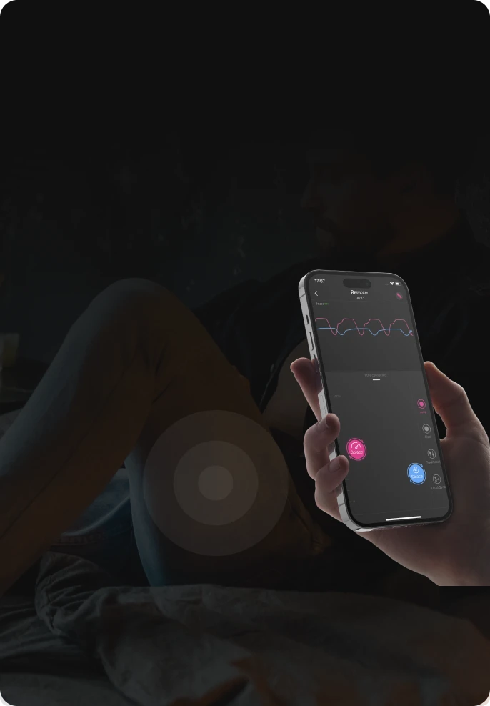 App-controlled automatic thrusting male stroker