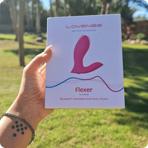 Reseña de Flexer vibrador doble de bragas de Dani Kamori en Twitter