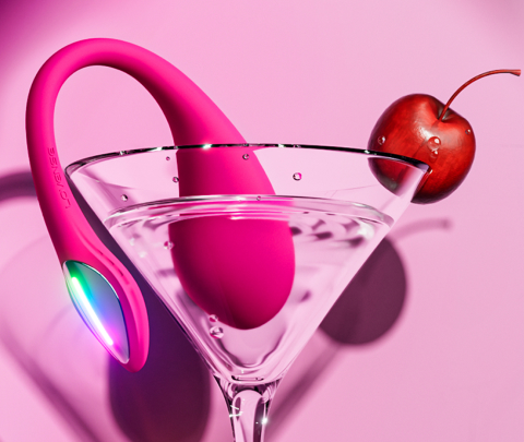 Qamoqxonadagi ayollar fotosuratlari Dildo bilan eng chuqur anal penetratsiya